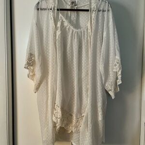 Elegant White Lace Women's Lingerie Set